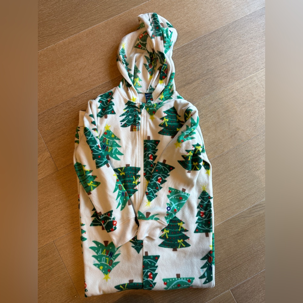 Old Navy Christmas Onesie Pajamas – Unisex Kids Size 6/7 (Small)
